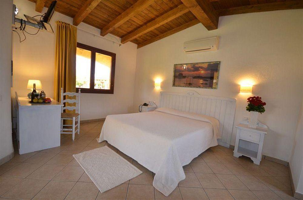 Limone Beach Resort Castiadas Esterno foto