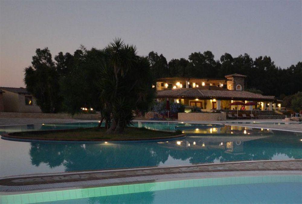 Limone Beach Resort Castiadas Esterno foto
