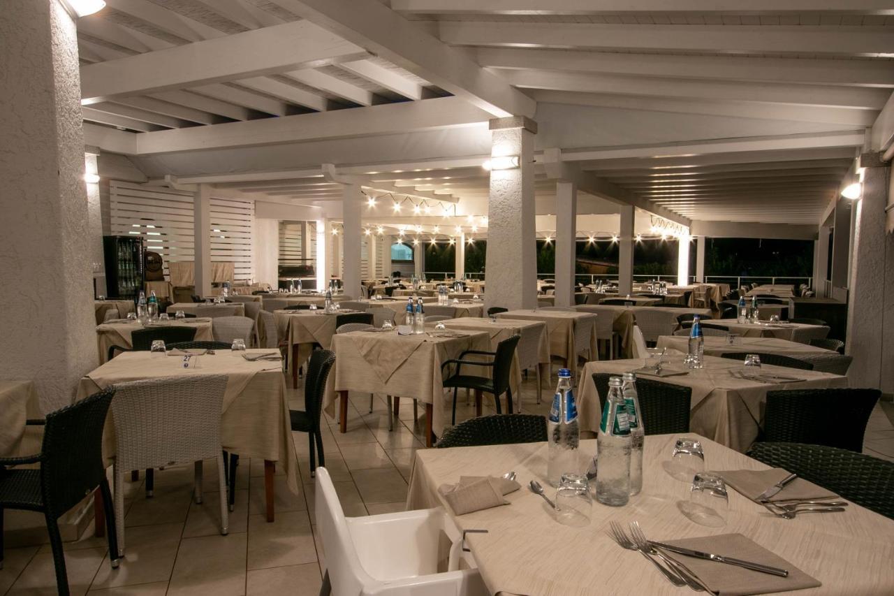 Limone Beach Resort Castiadas Esterno foto